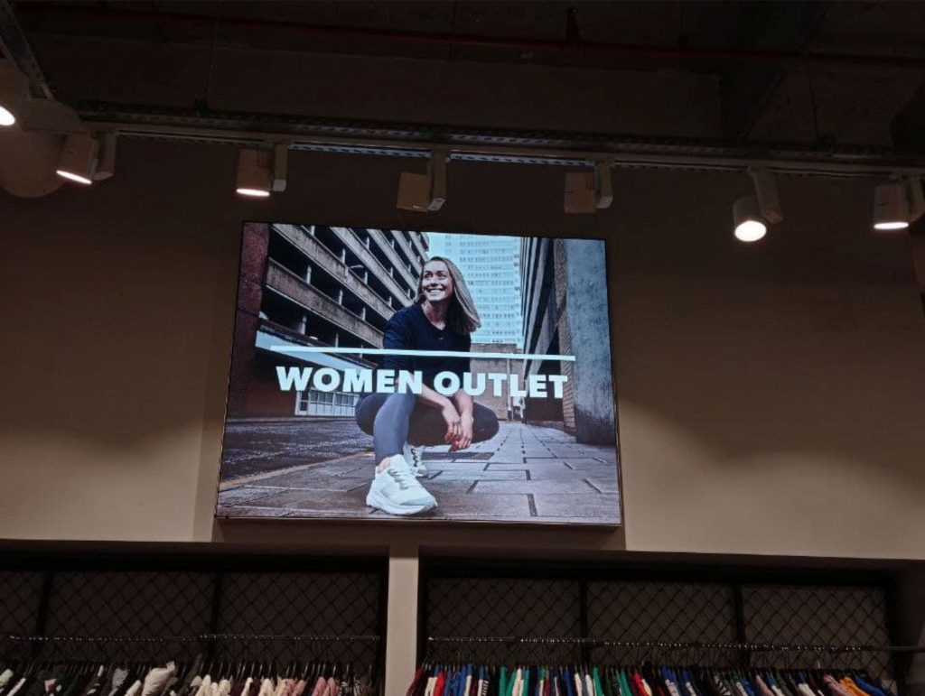 women outlet lightbox